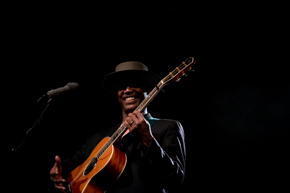 [Photos] Eric Bibb – Salle Nougaro – 09/10/2019