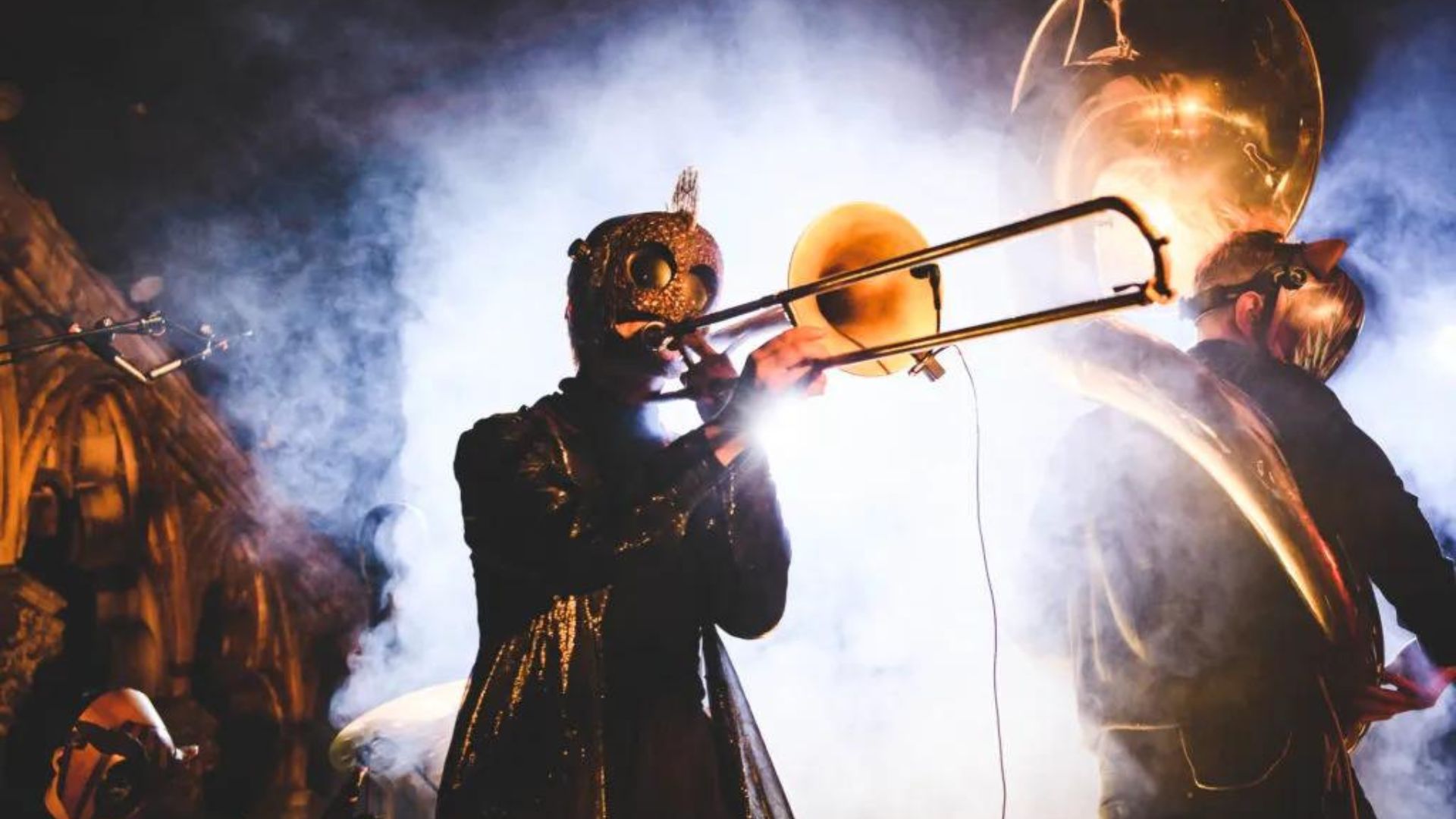 Interview FÜLÜ : « FÜLÜ n’est pas qu’un groupe de musique, mais un spectacle plus large qui a pour but de raconter des histoires et transporter les gens dans un autre univers »