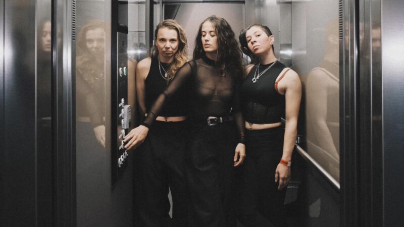 Rendez-vous avec MADAM pour une session live de leur titre “Mirrors”
