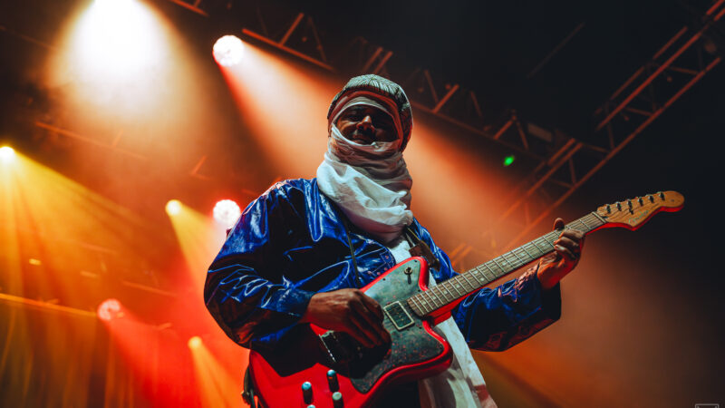 [Photos] Tinariwen + Sulaf – Le Bikini – 11/05/2026